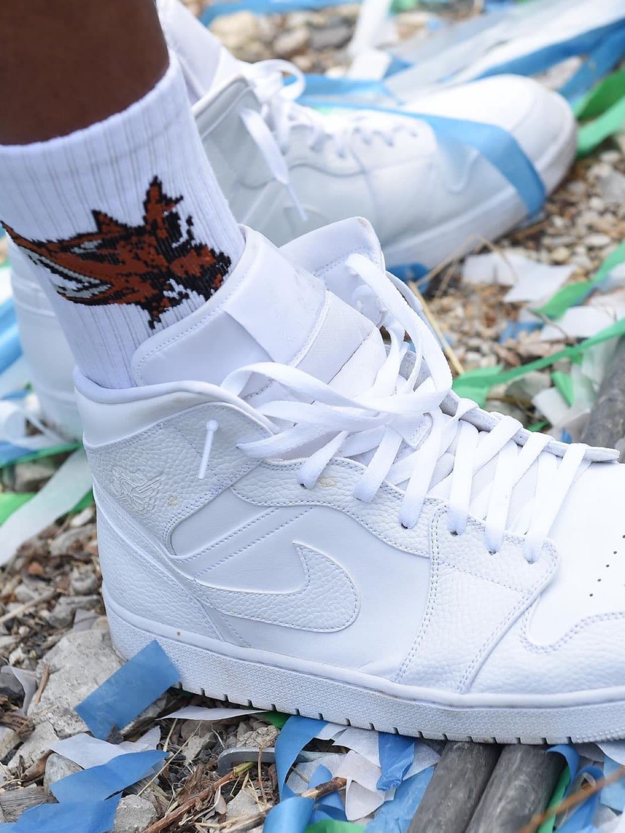 Jordan Air Jordan 1 mid "triple white" - фото покупателя Лев
