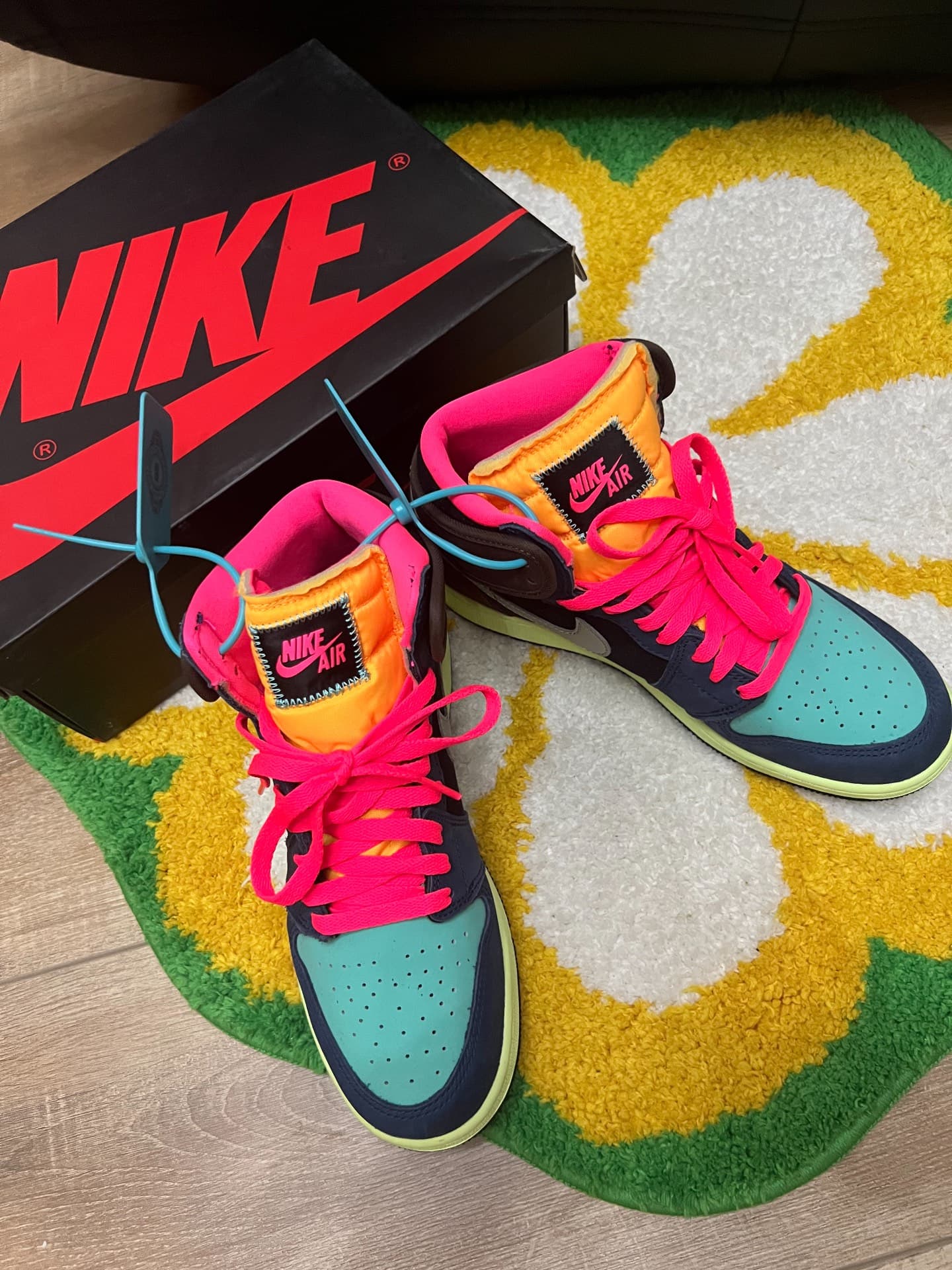 Jordan Air Jordan 1 retro high ogbio hack - фото покупателя Георгий