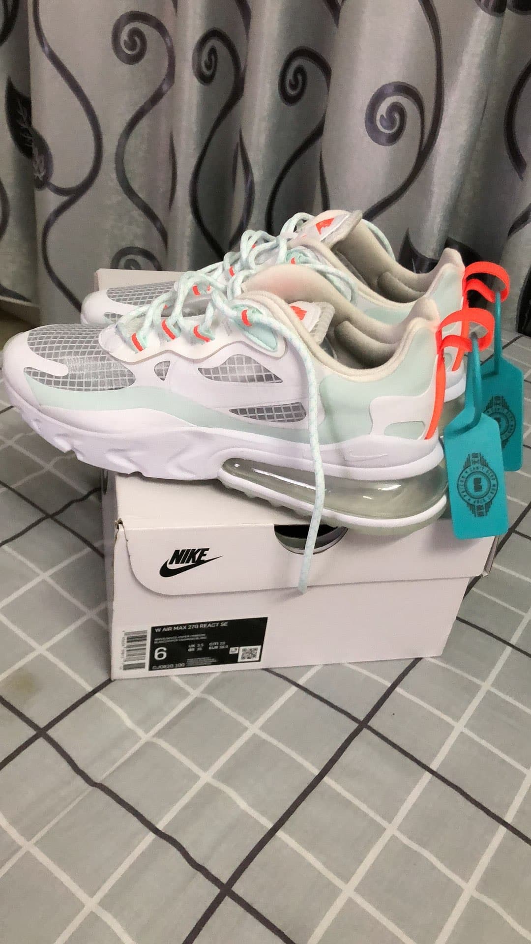 Nike Air Max 270 React SE Hyper Crimson White Teal-Tint - photo of buyer Наталия