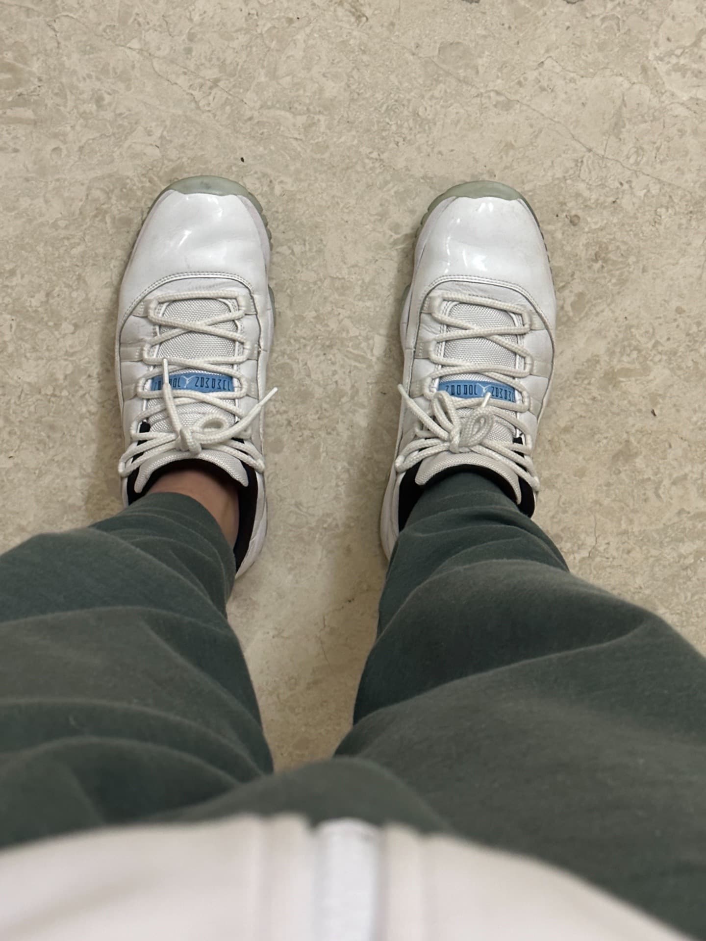 Jordan Air Jordan 11 retro low "legend blue" - фото покупателя Влад