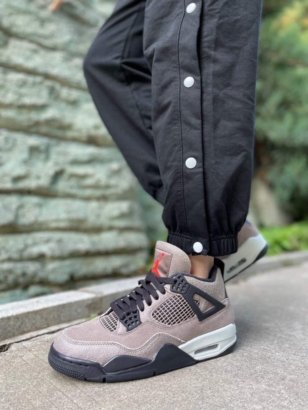 Jordan Air Jordan 4 retro "taupe haze" - фото покупателя Оля