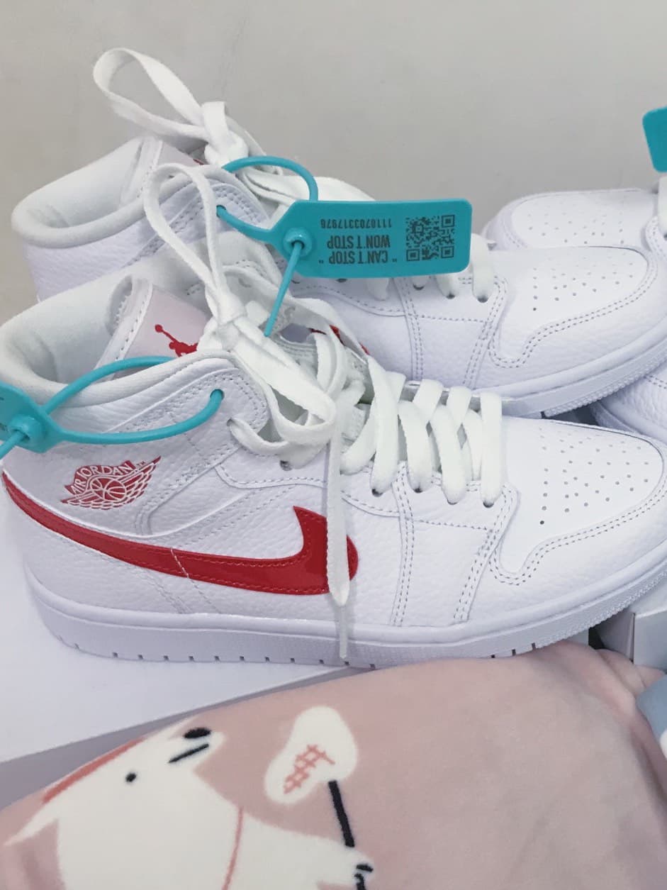 Jordan Air Jordan 1 Mid White University Red - фото покупателя Надежда
