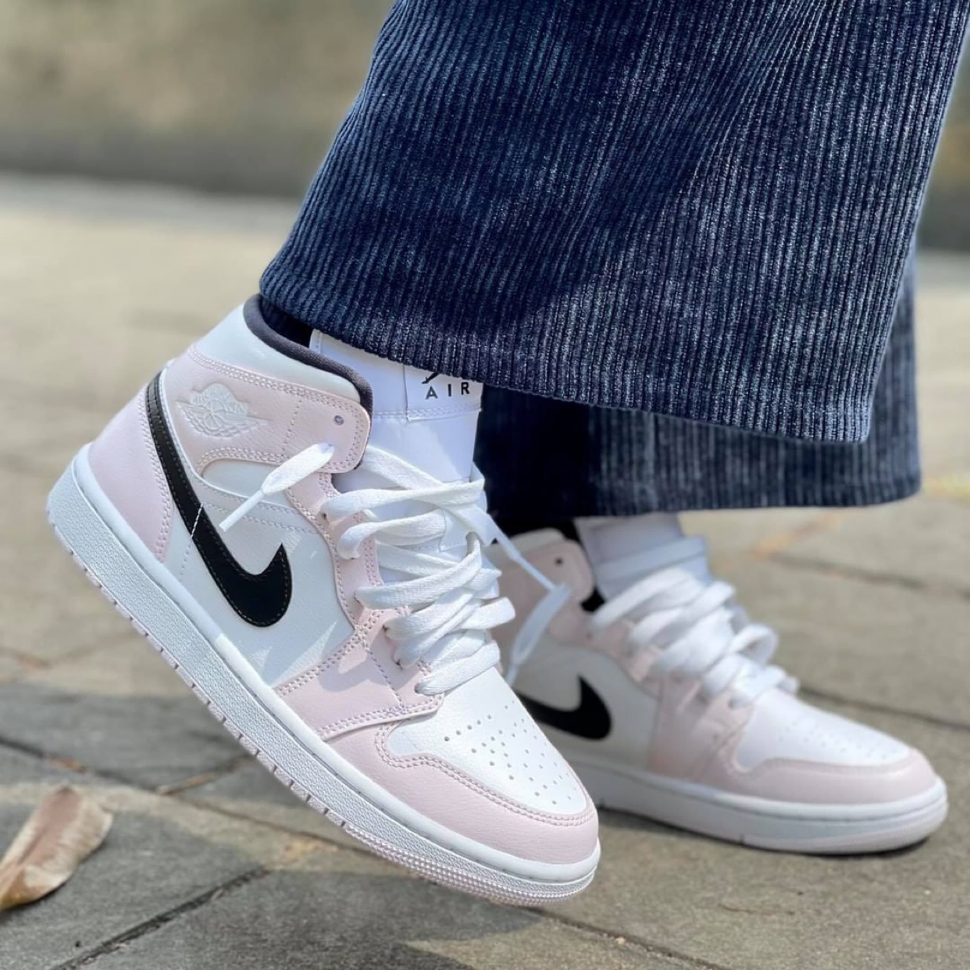 Jordan Air Jordan 1 mid "barely rose" - photo of buyer Петр