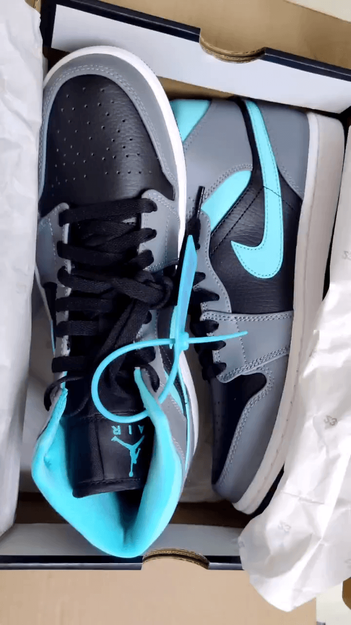 Jordan Air Jordan 1 Mid - фото покупателя Петр