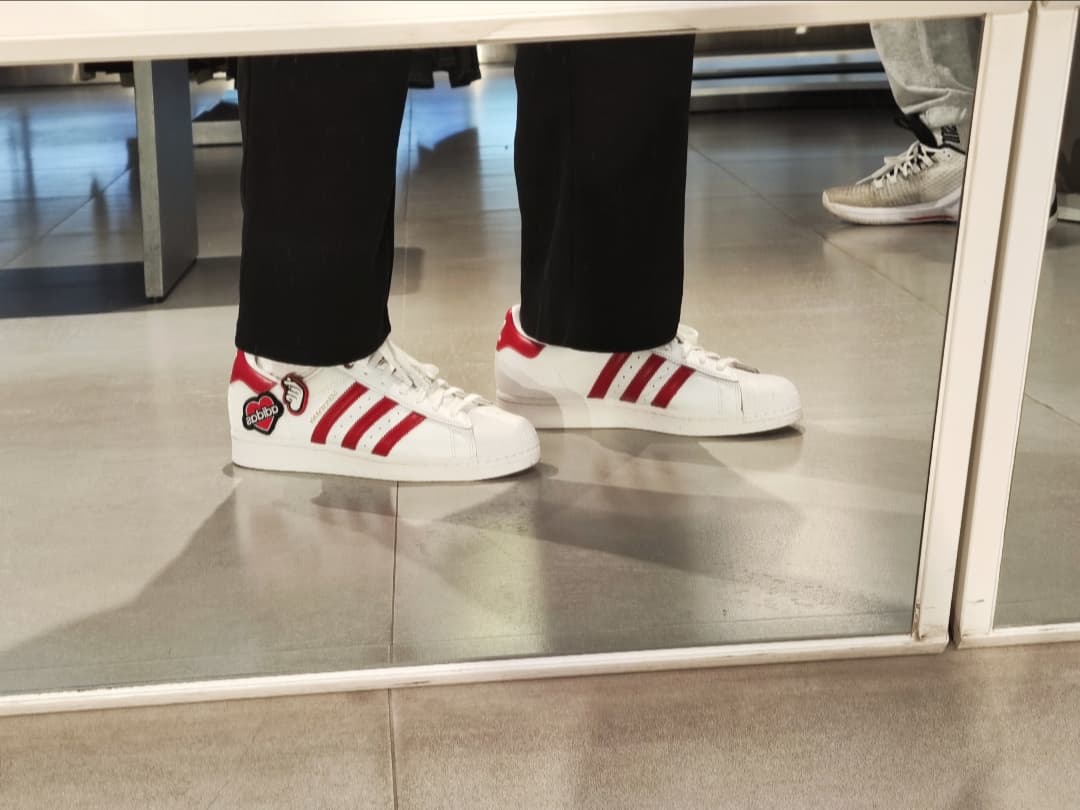 adidas originals Superstar Velcro Patches White Scarlet Red Footwear White Core Black - фото покупателя Жанна