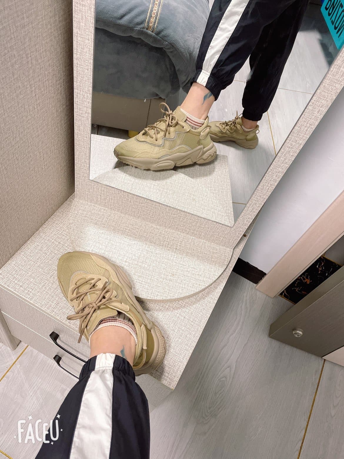 adidas originals Ozweego Sports Casual Khaki Brown - фото покупателя Клавдия