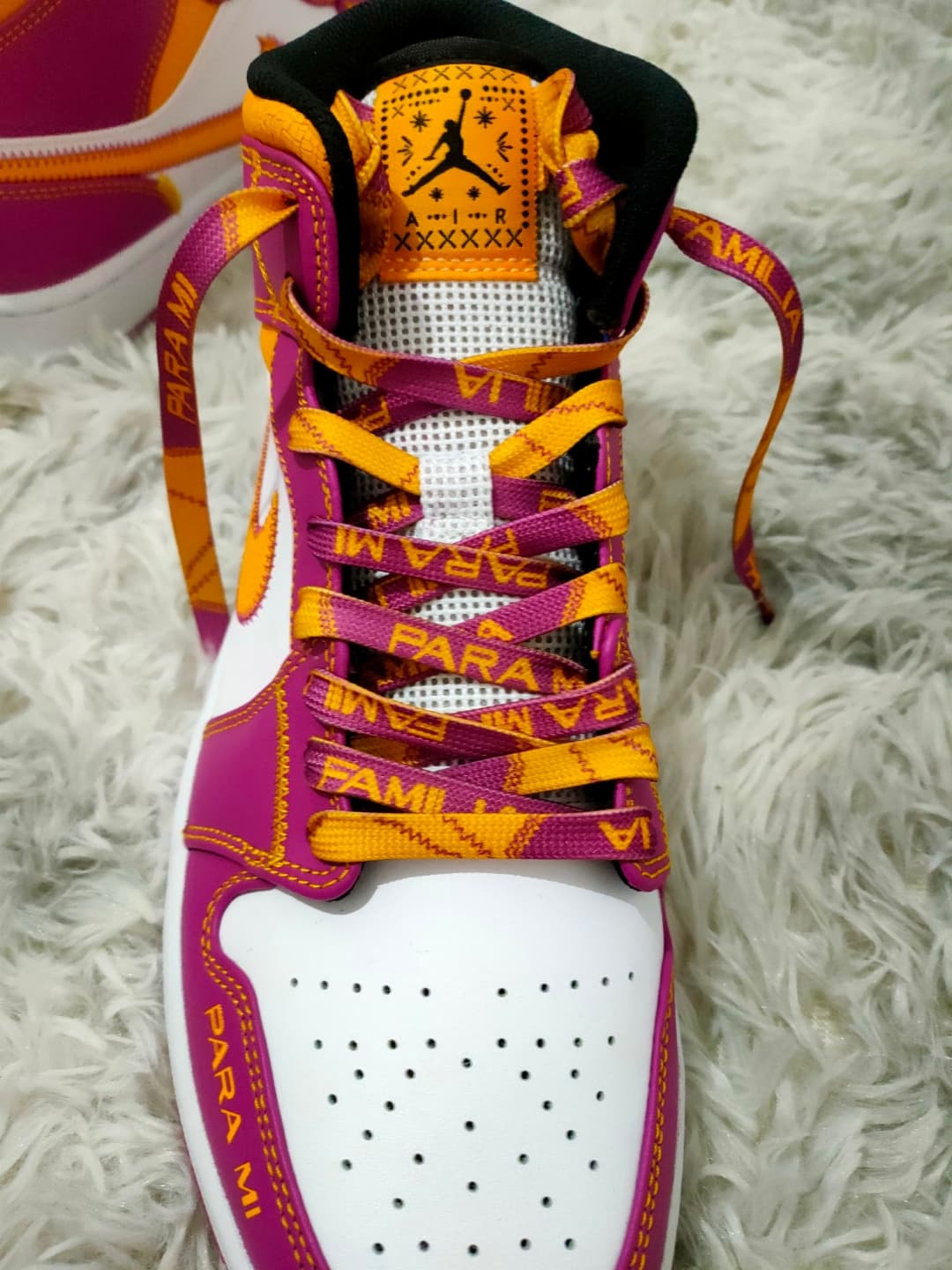 Jordan Air Jordan 1 mid "familia" - фото покупателя Женя