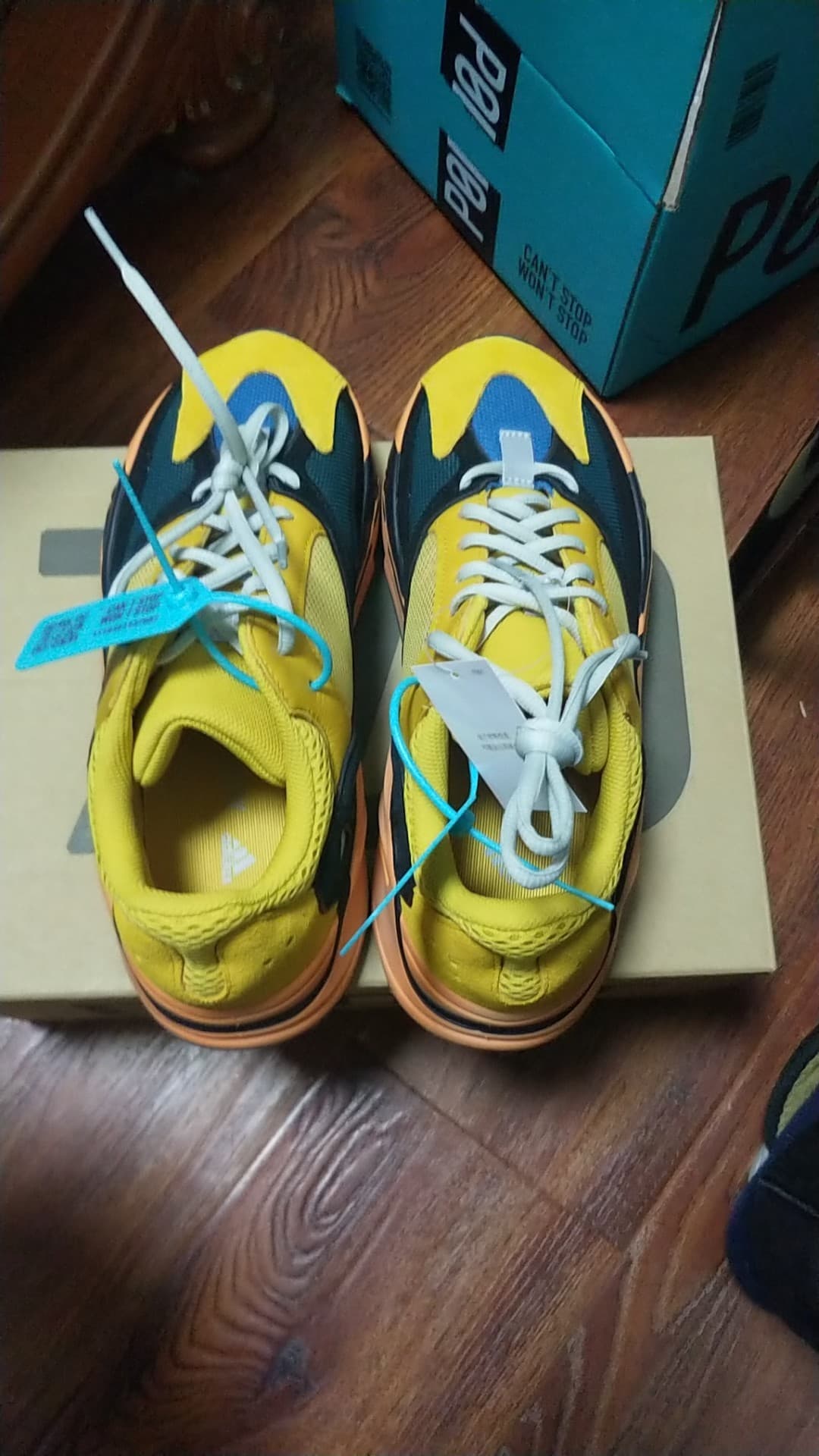 adidas originals Yeezy boost 700 "Sun" - фото покупателя Владислав