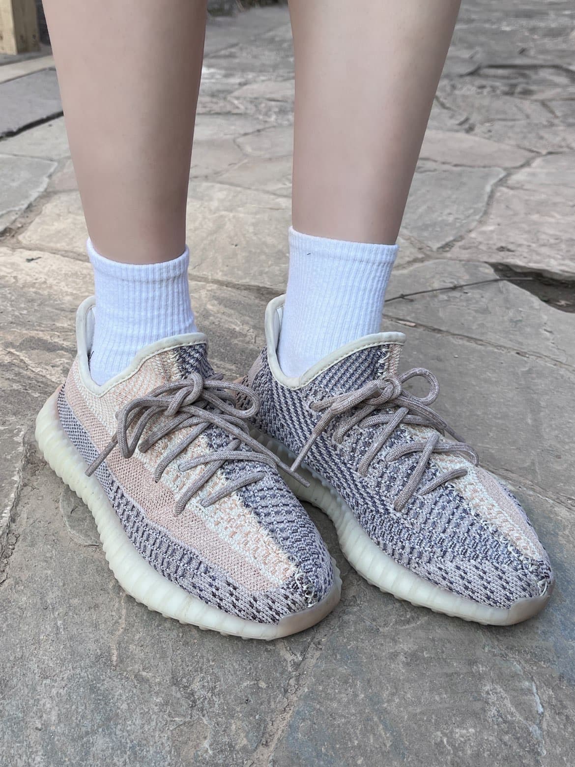 adidas originals Yeezy Boost 350 V2 "Ash Pearl" - фото покупателя Светлана