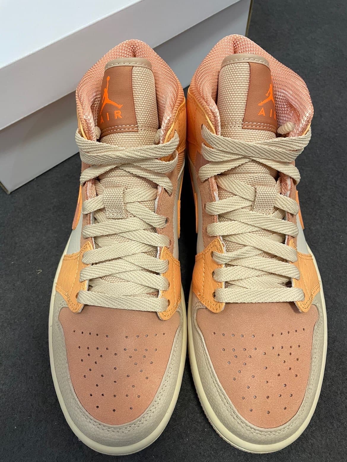 Jordan Air Jordan 1 mid "apricot orange" - фото покупателя Вячеслав