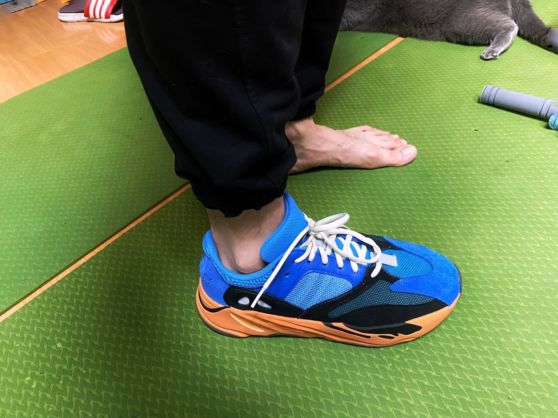 adidas originals Yeezy boost 700 "bright blue" - фото покупателя Дмитрий