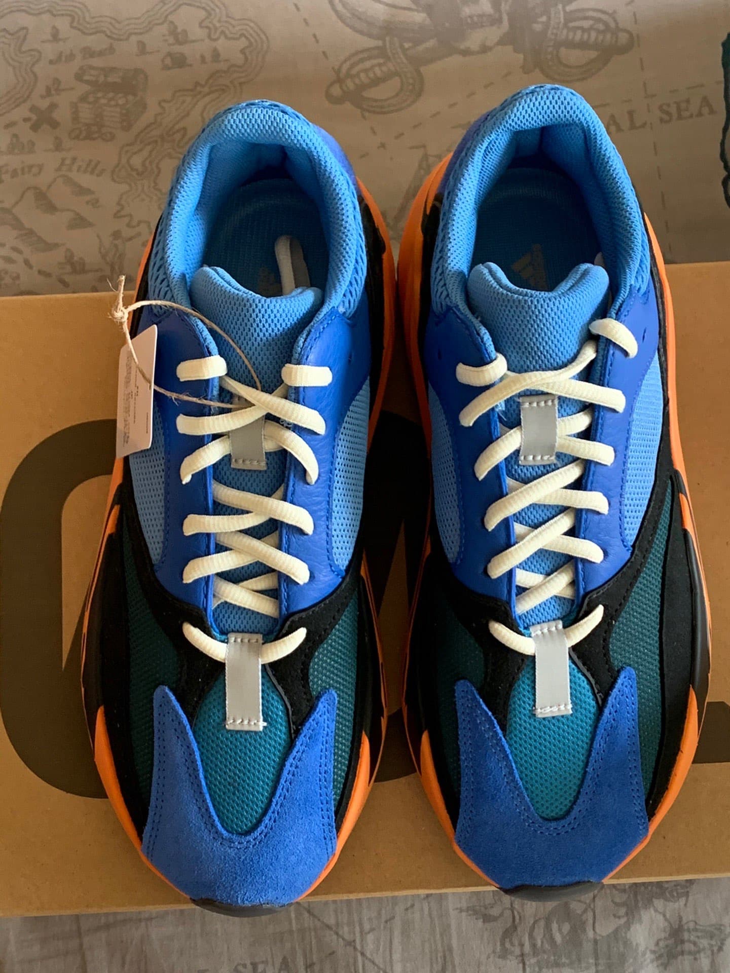 adidas originals Yeezy boost 700 "bright blue" - фото покупателя Даша