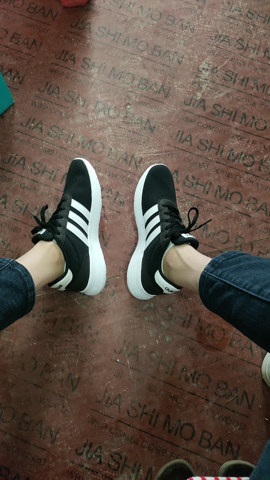 adidas neo Lite Racer Conavy/Gretwo/Ftwwht - photo of buyer Анатолий
