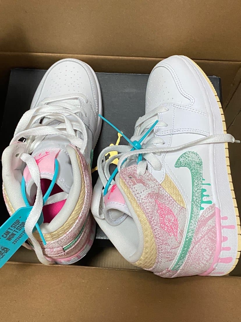 Jordan Air Jordan 1 Mid SE GS Paint Drip - фото покупателя Наталья