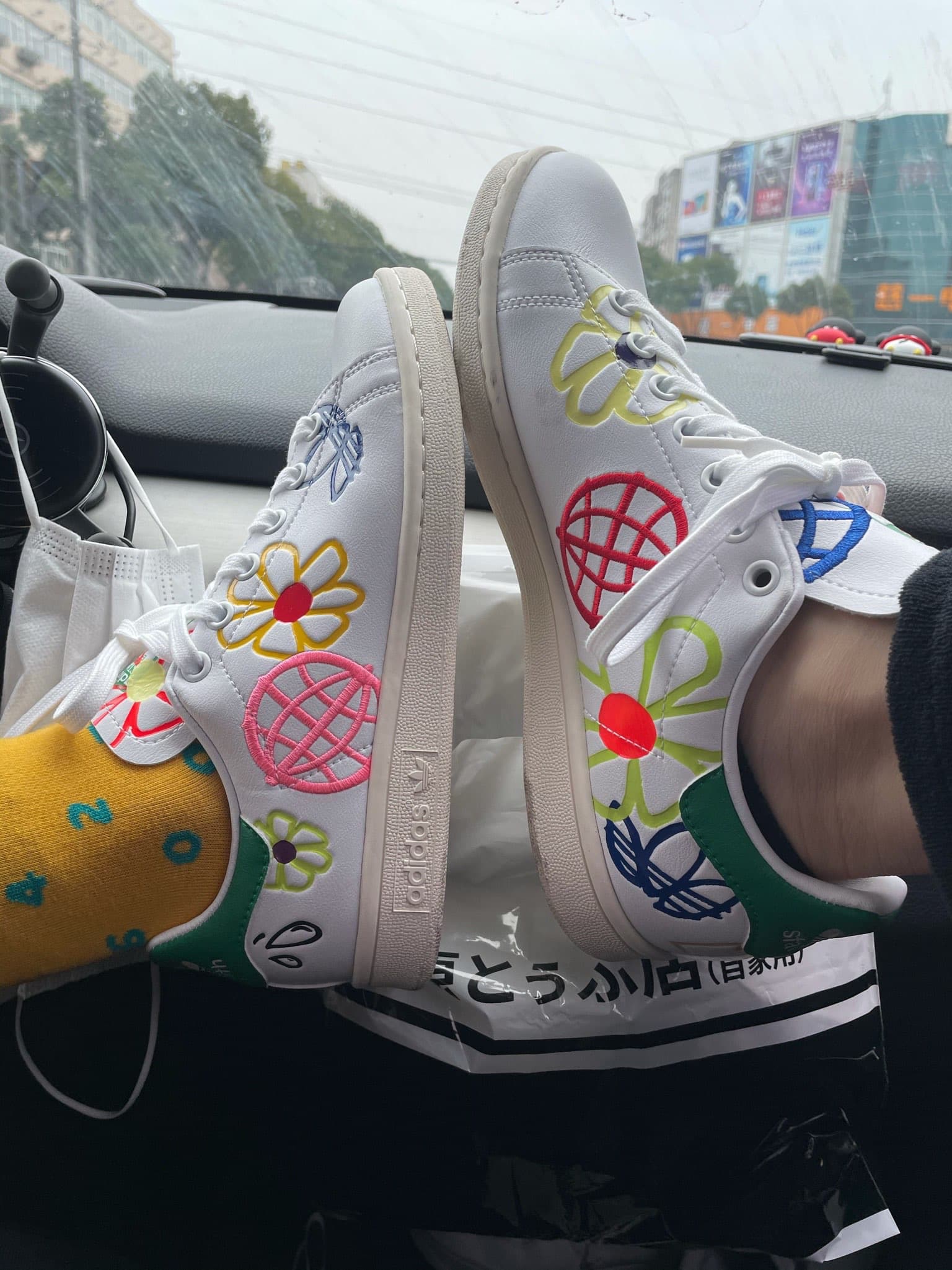 adidas originals Stan Smith Large Doodles - photo of buyer Анатолий