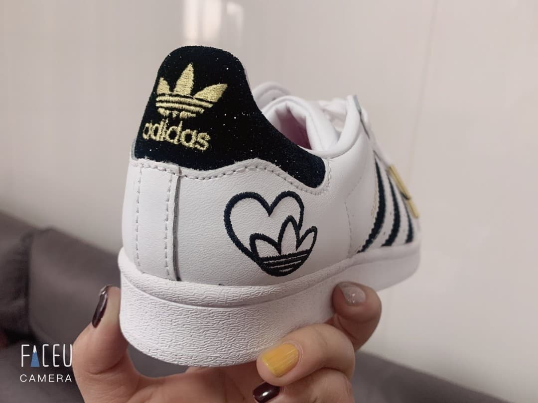 adidas originals Superstar Cloud White / Core Black / Gold Metallic - фото покупателя Галя