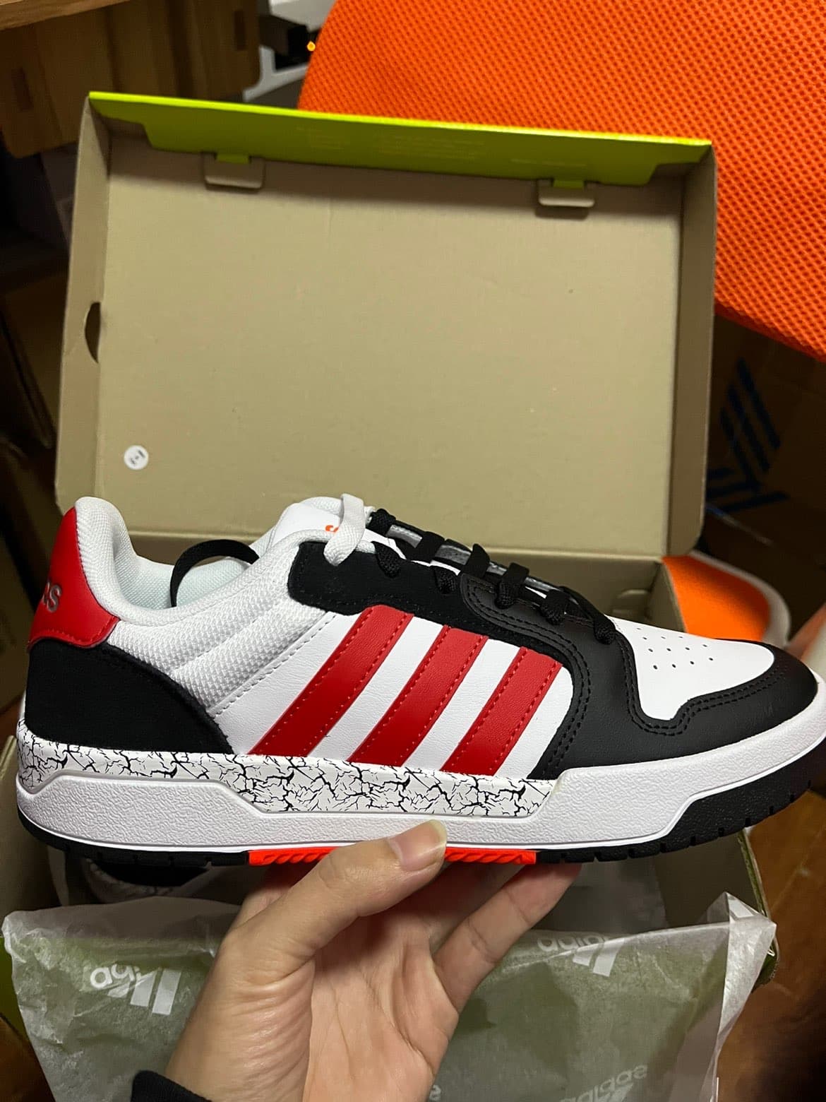adidas neo Entrap White Vivid Red Cloud-White Solar-Red - фото покупателя Лидия