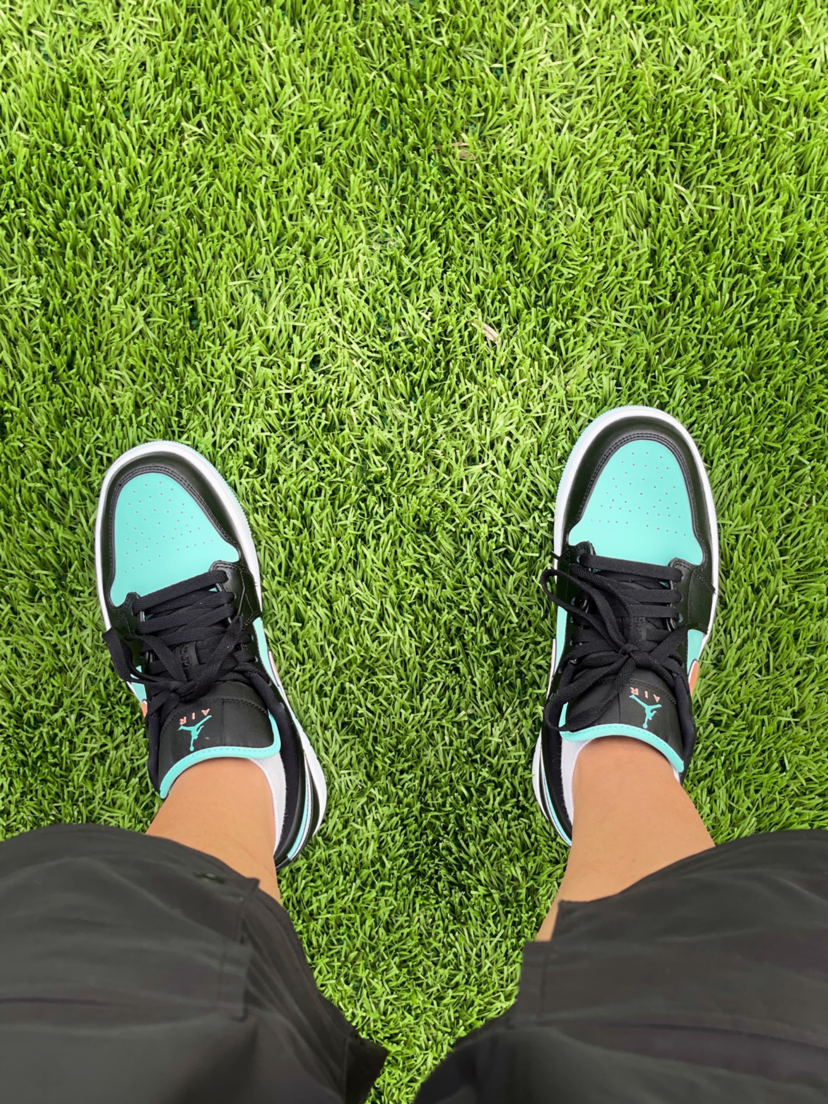Jordan Air Jordan 1 low se "tropical twist" - фото покупателя Антонина