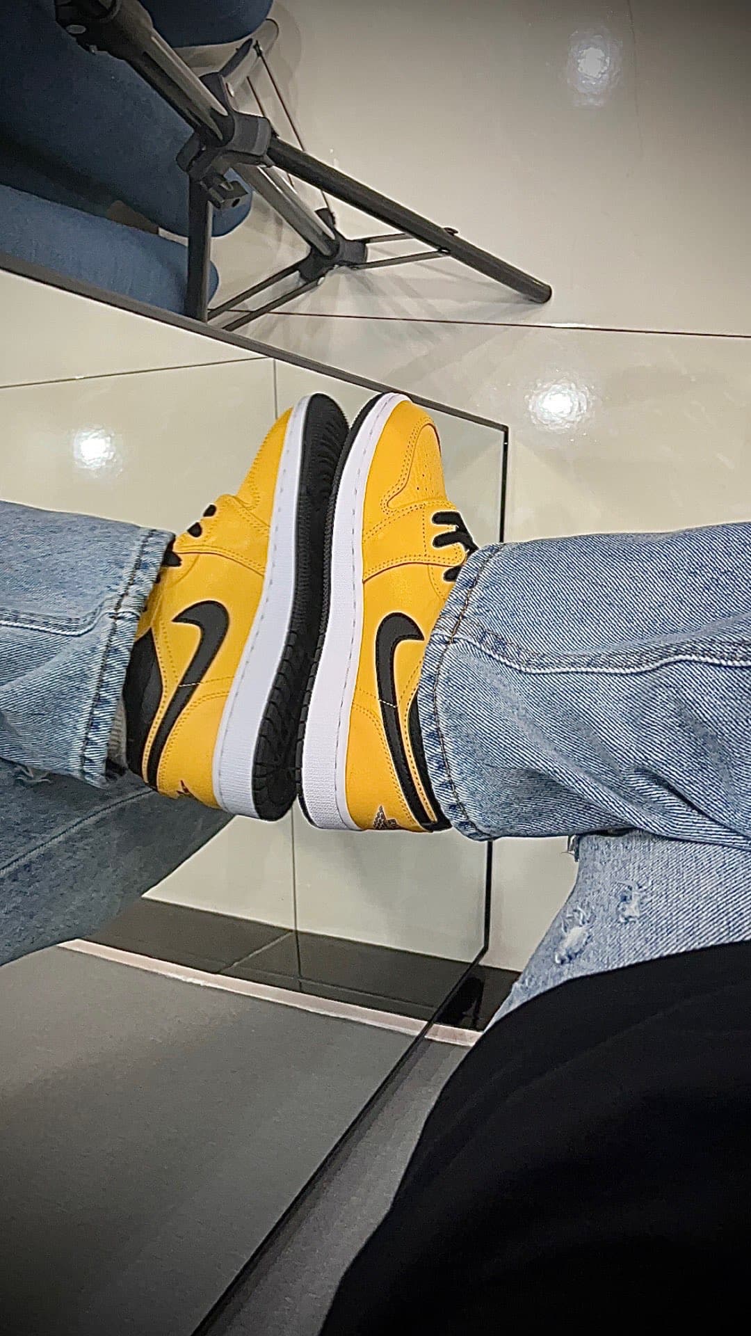 Jordan Air Jordan 1 Low "University Gold Black" Logo - фото покупателя Геннадий