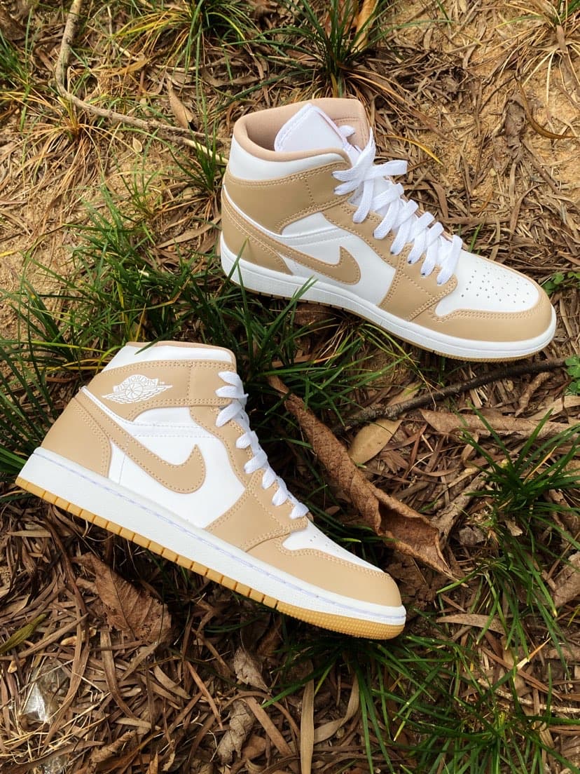 Jordan Air Jordan 1 mid "tan gum" - фото покупателя Рома