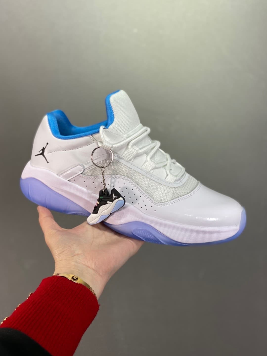 Jordan Air Jordan 11 cmft low "legend blue" - фото покупателя Вячеслав
