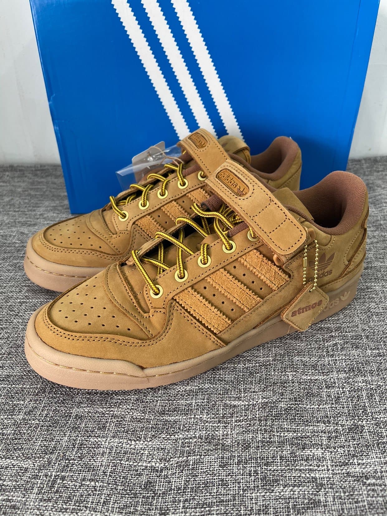 atmos x adidas originals FORUM Low "Wheat" - photo of buyer Света