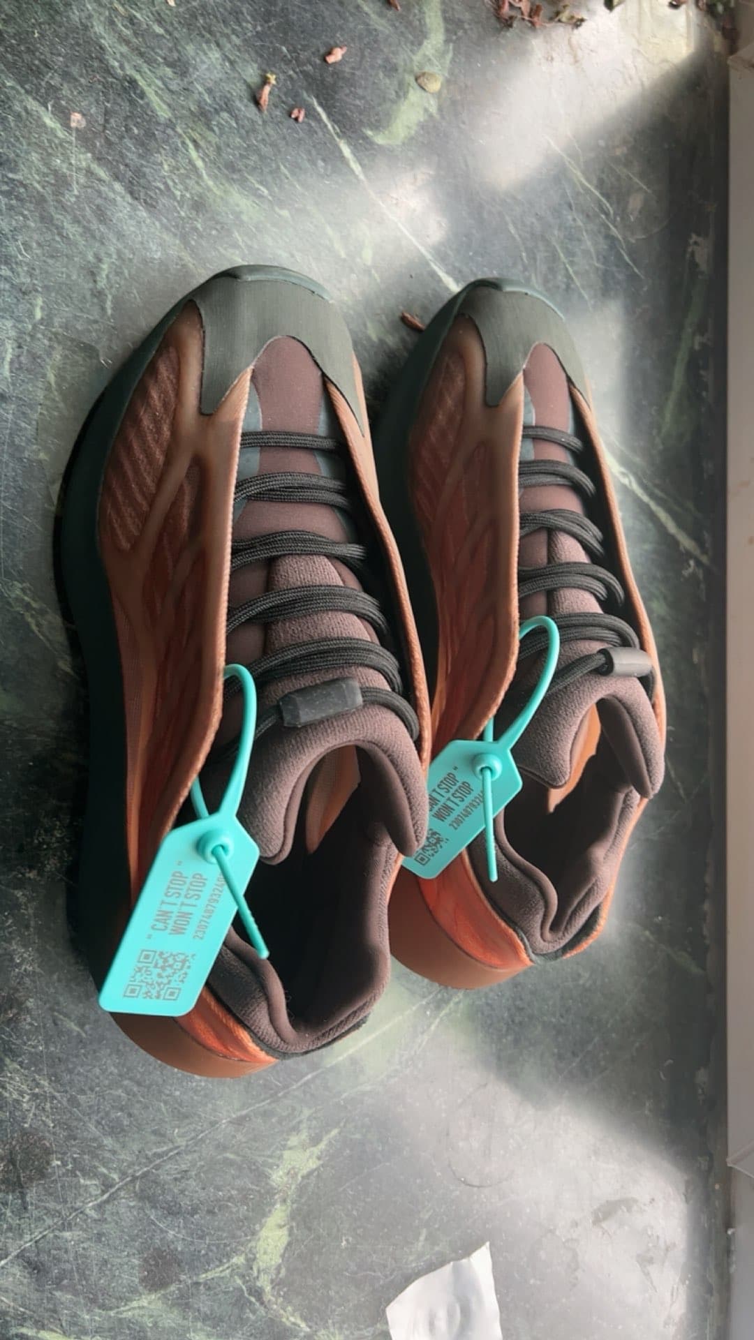 adidas originals Yeezy boost 700 V3 "Copper Fade" - фото покупателя Константин