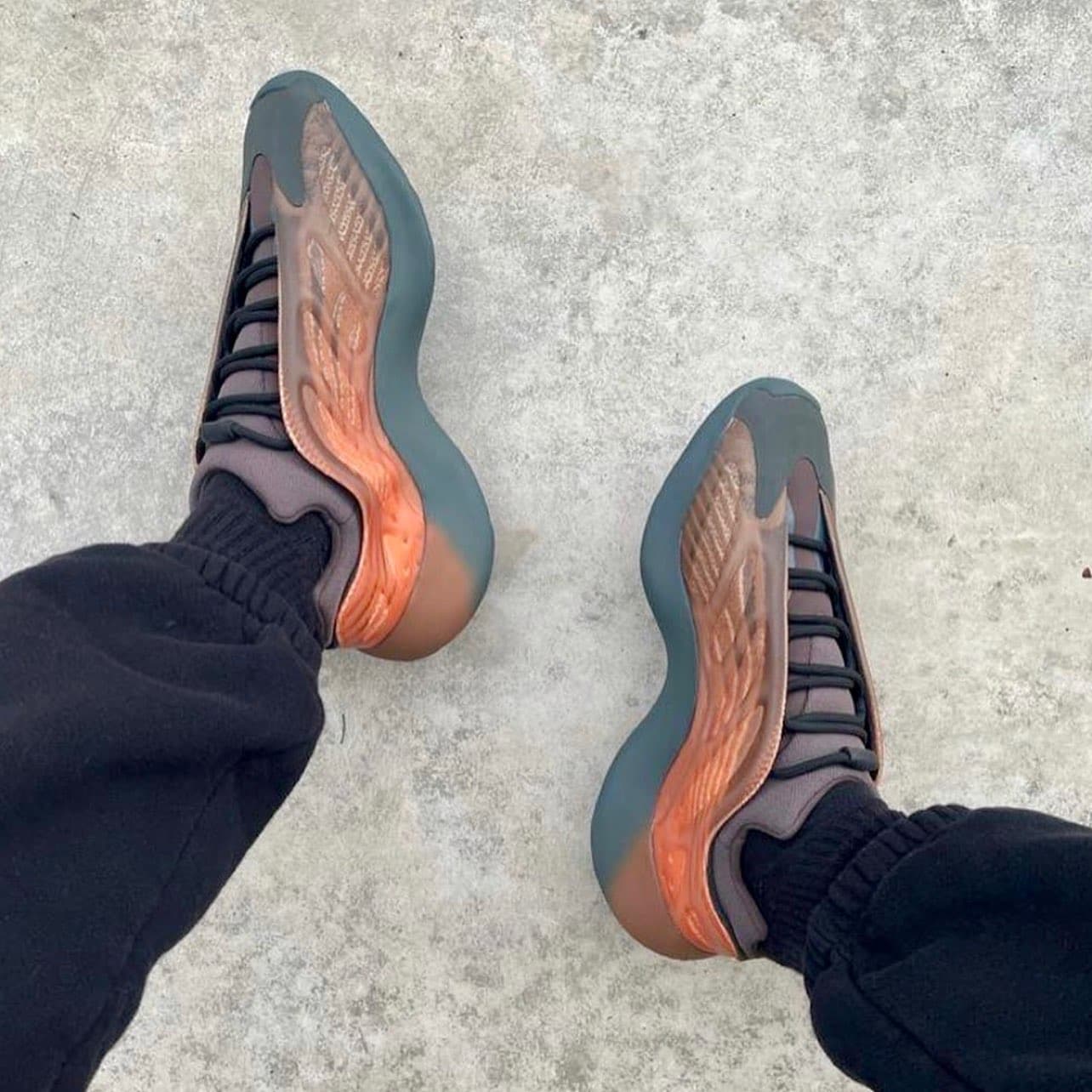 adidas originals Yeezy boost 700 V3 "Copper Fade" - фото покупателя Валентина