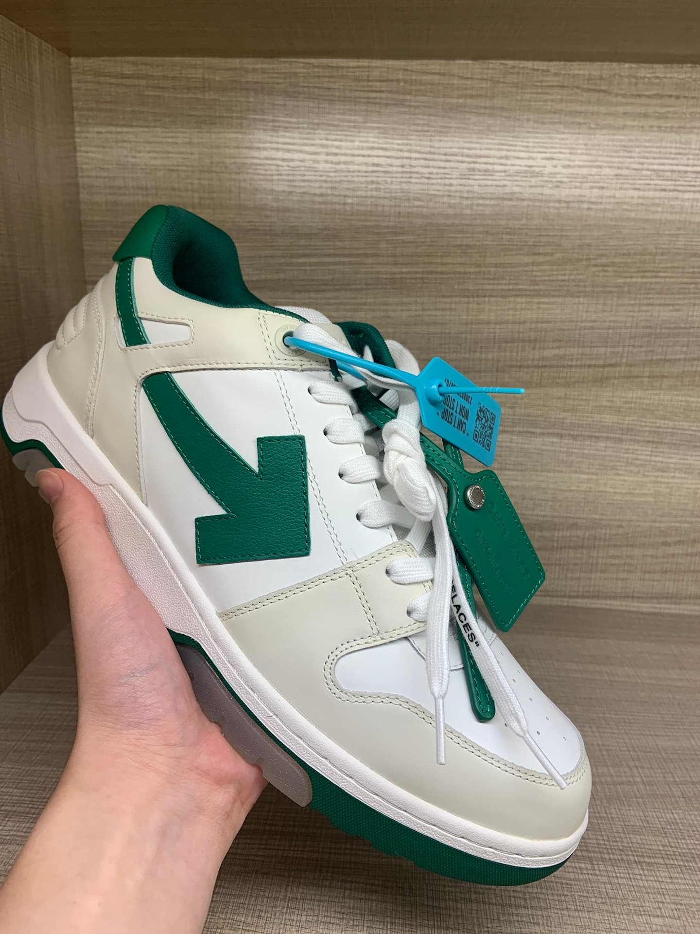 OFF-WHITE Out Of Office - фото покупателя Владимир
