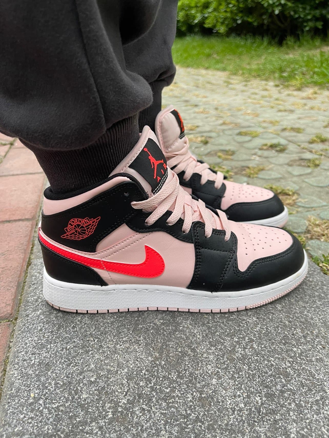 Jordan Air Jordan 1 Mid GS "Black Pink Crimson" - фото покупателя Рома
