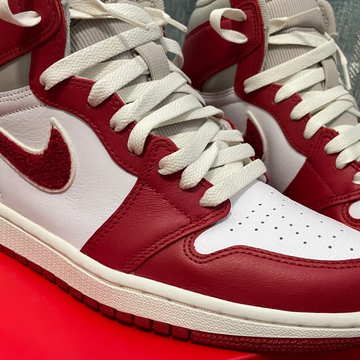 Jordan Air Jordan 1 retro high og "newstalgia chenille" - photo of buyer Алина