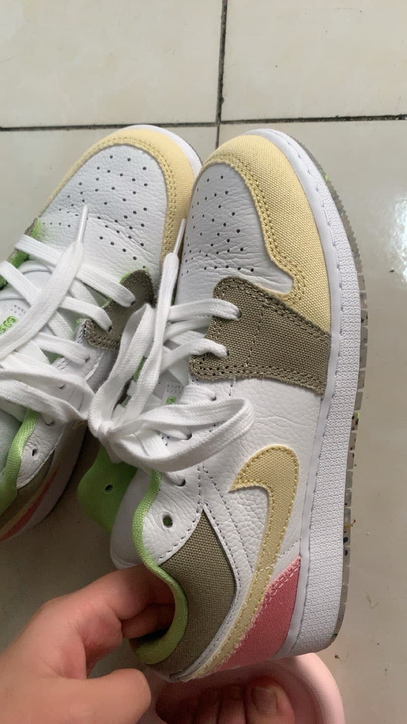 Jordan Air Jordan 1 Low GS Pastel Grind Vivid Green - фото покупателя Олеся