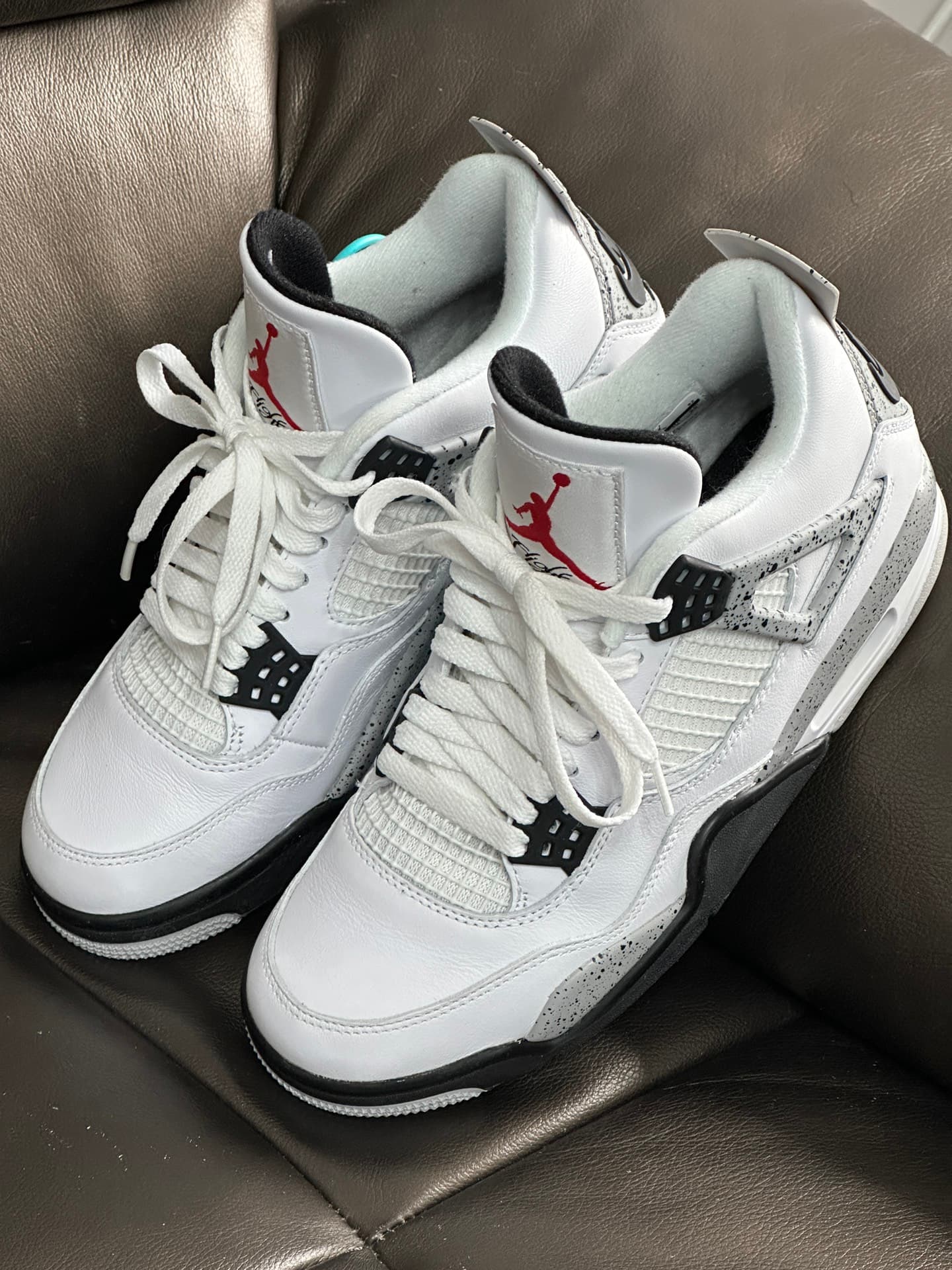 Jordan Air Jordan 4 retro white cement 2016 - фото покупателя Евгений
