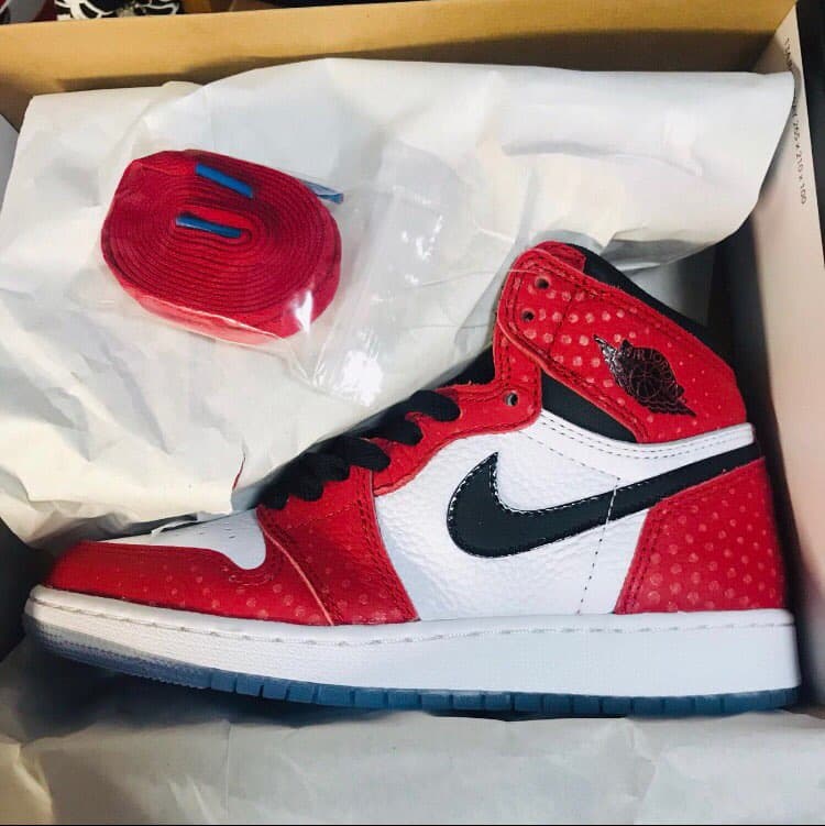 Jordan Air Jordan 1 Retro High GS Spider-Man Origin Story - фото покупателя Надежда
