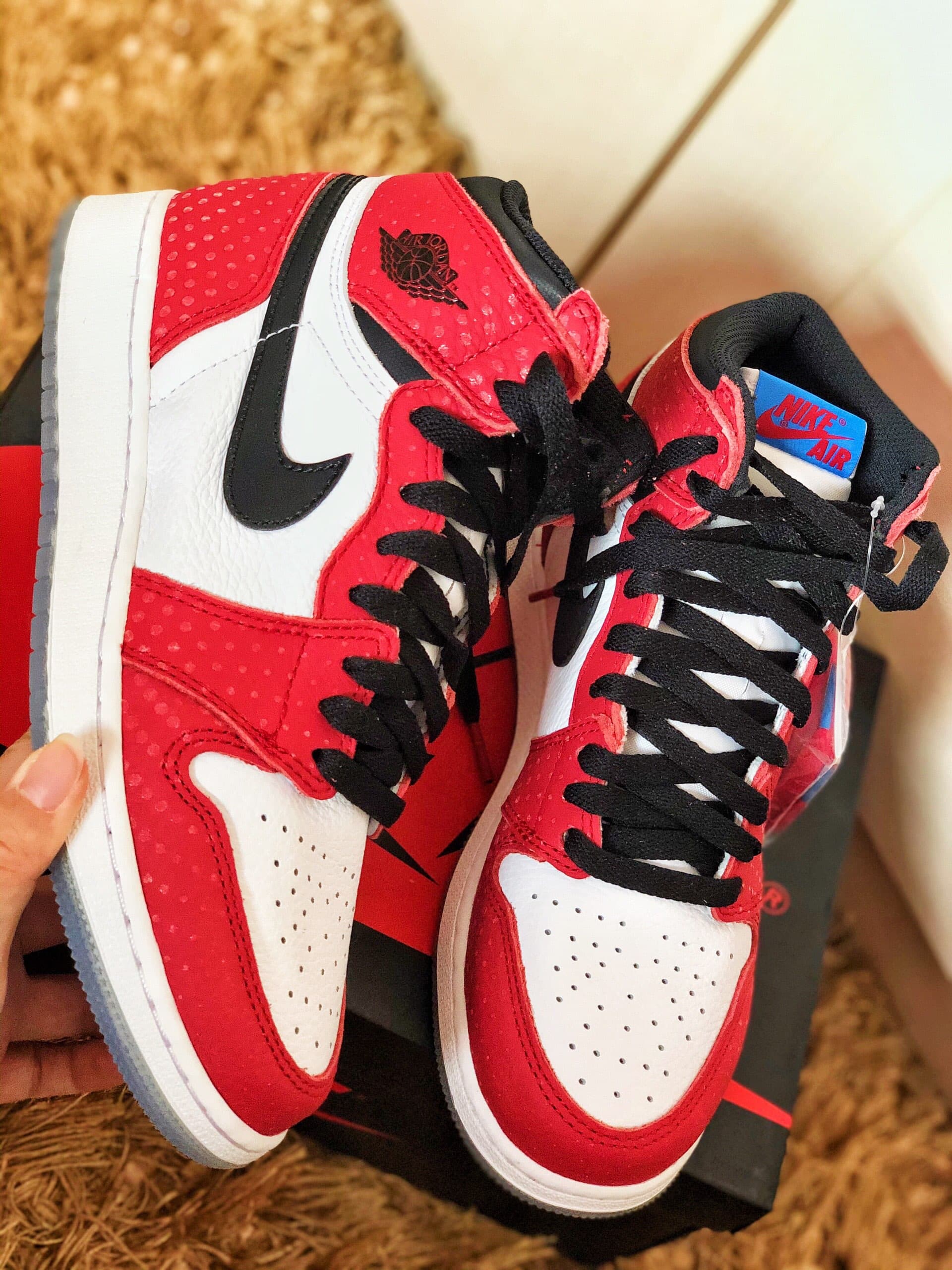 Jordan Air Jordan 1 Retro High GS Spider-Man Origin Story - фото покупателя Лера