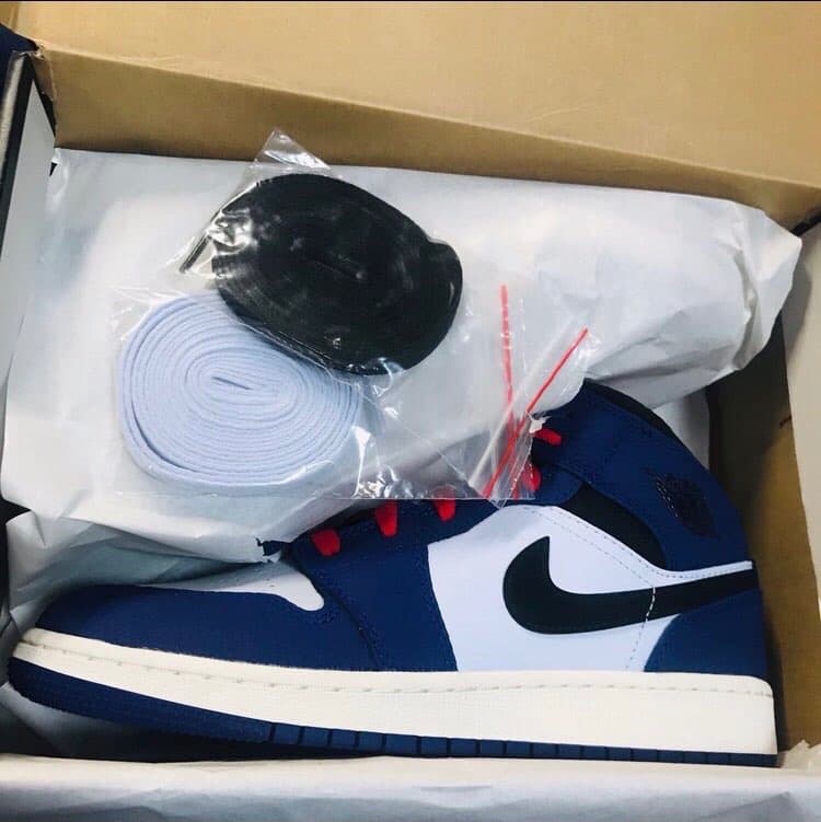 Jordan Air Jordan 1 Retro Mid SE Deep Royal Blue - фото покупателя Саша