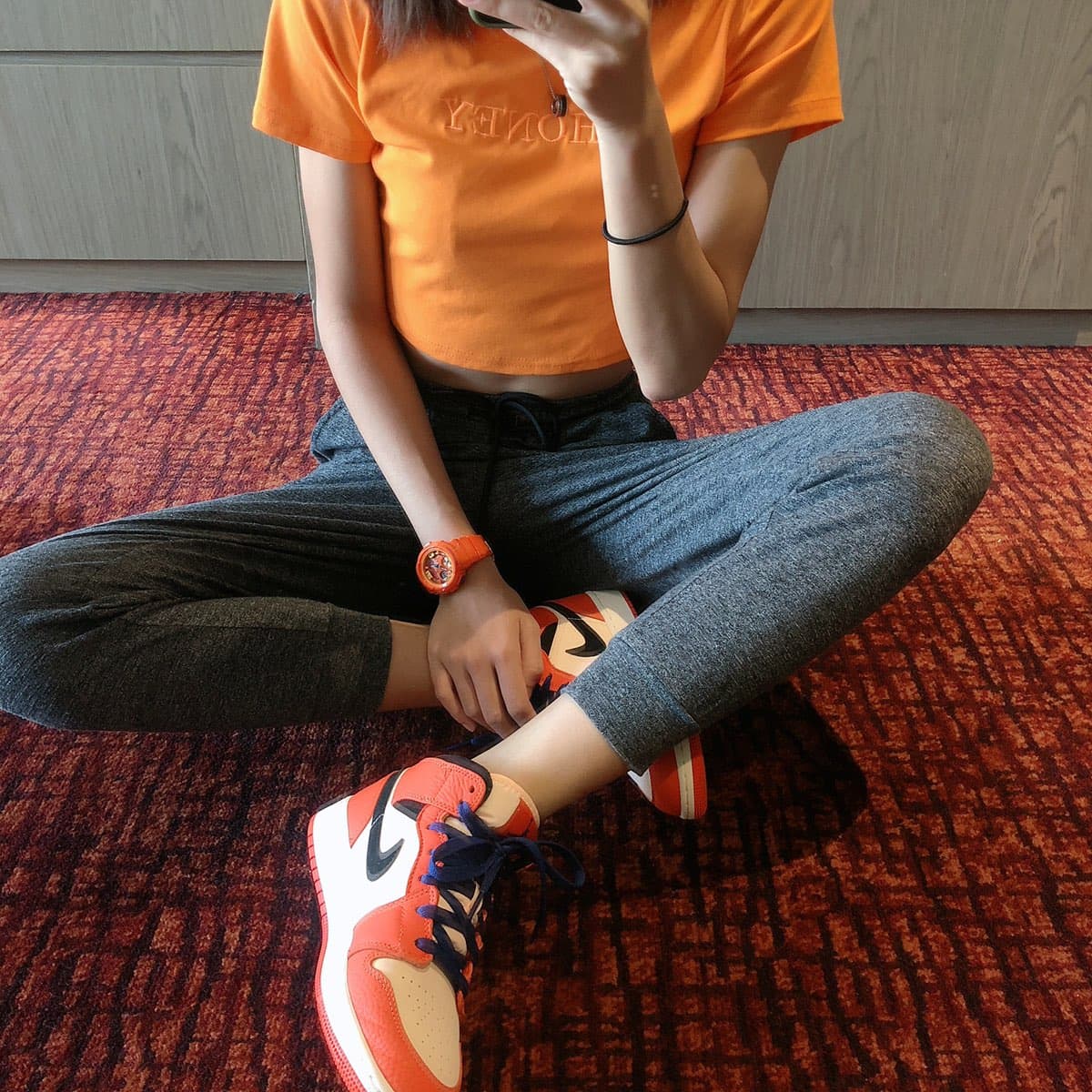 Jordan Air Jordan 1 Mid SE GS Team Orange - фото покупателя Лидия