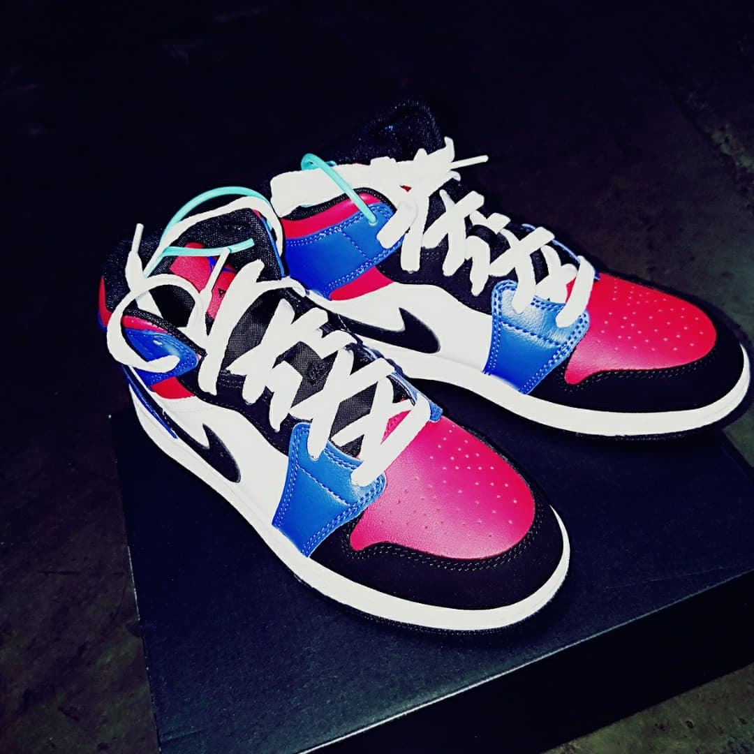 Jordan Air Jordan 1 Mid GS Top - фото покупателя Галя