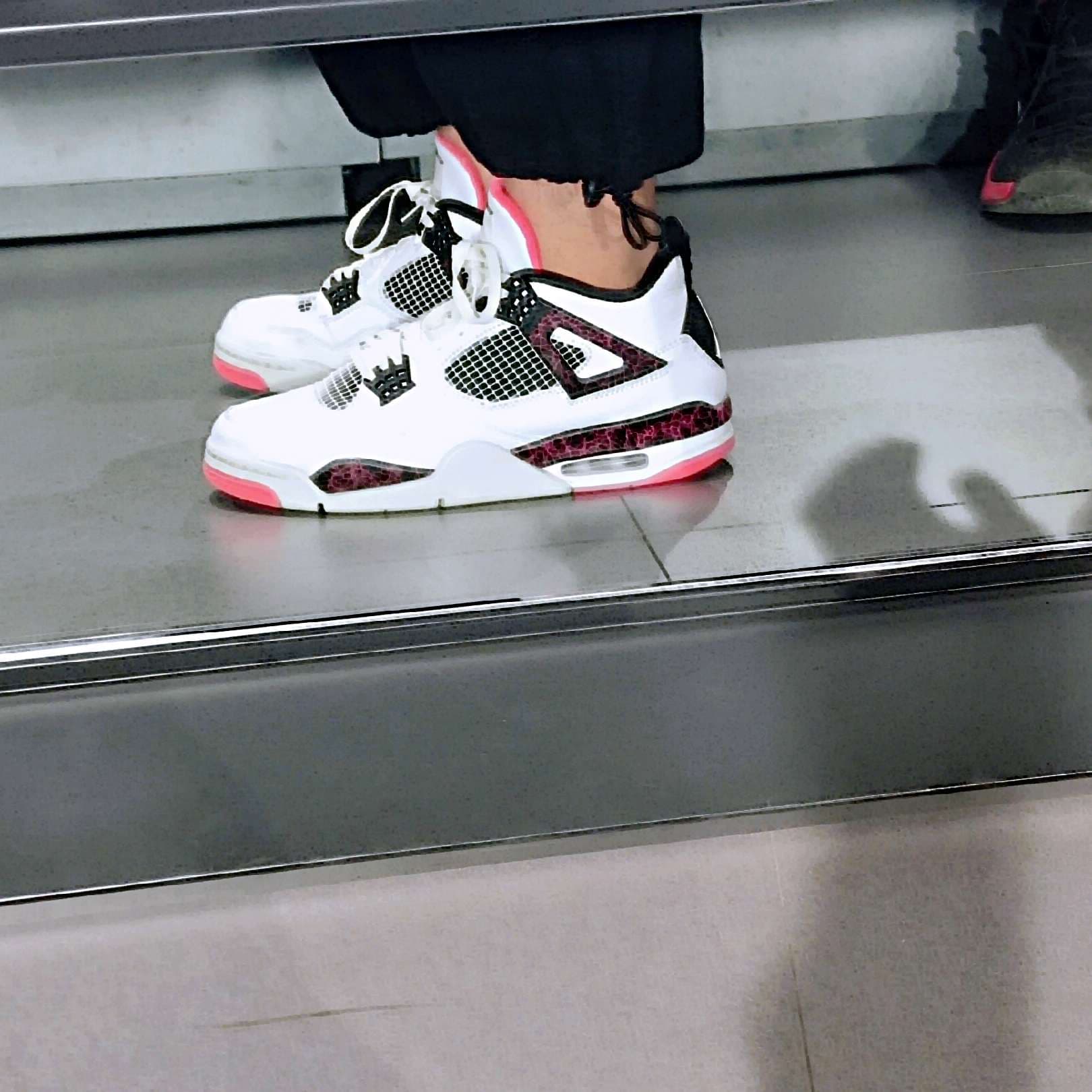 Jordan Air Jordan 4 hot lava - фото покупателя Егор