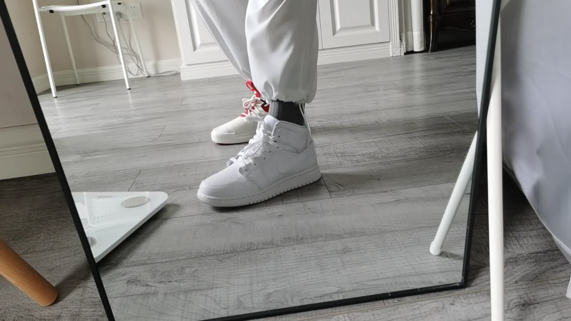Jordan Air Jordan 1 Mid Triple White - photo of buyer Геннадий