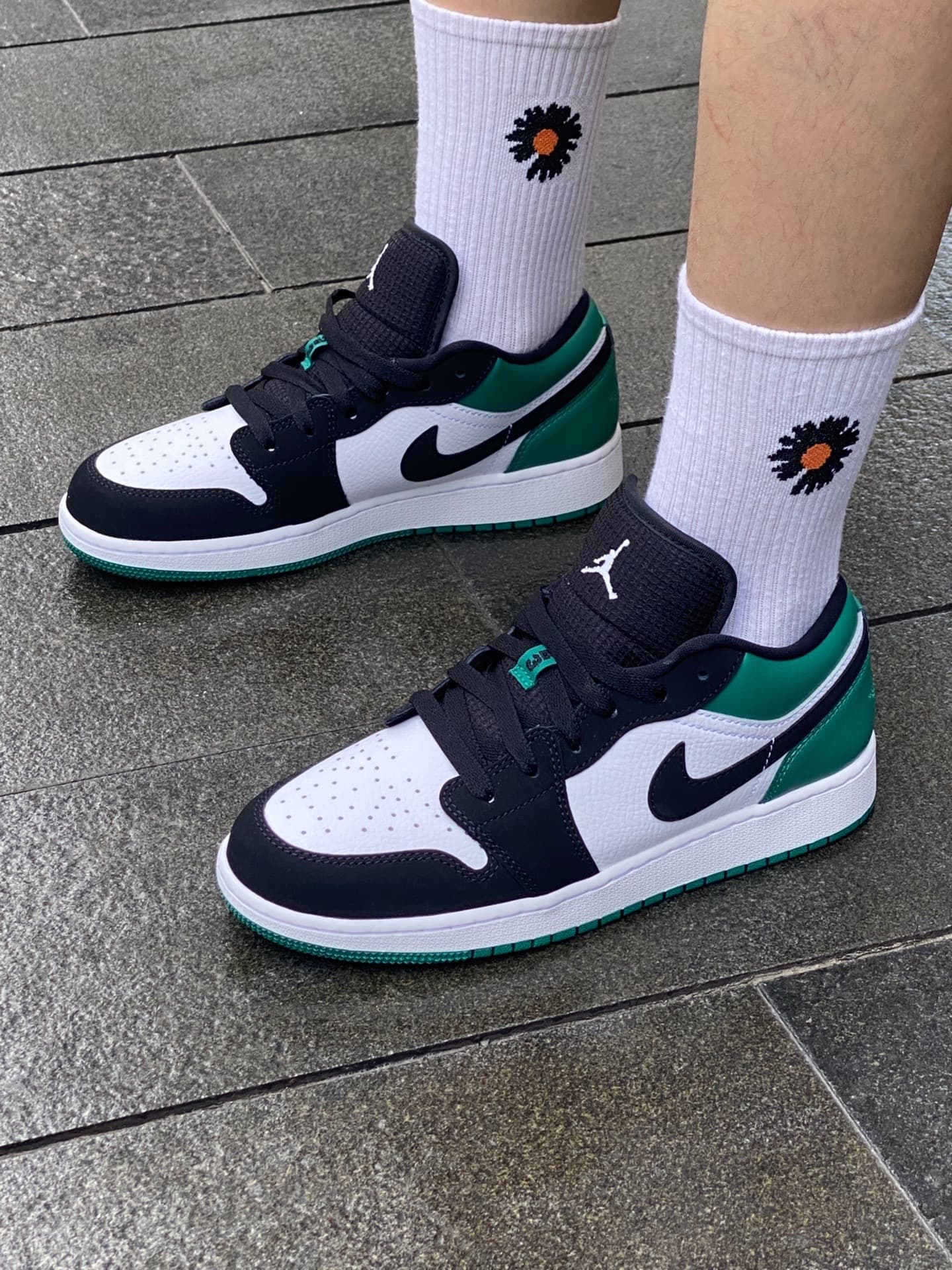 Jordan Air Jordan 1 White/Black-Mystic Green-Hyper Pink - photo of buyer Андрей