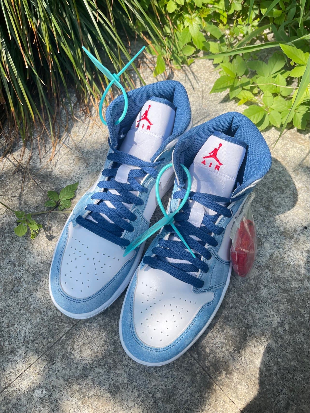 Jordan Air Jordan 1 Mid French Blue Fire Red - photo of buyer Константин