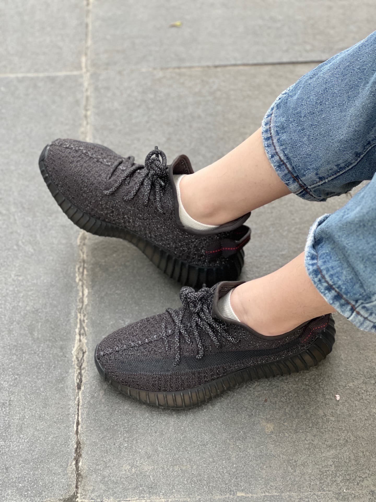 adidas originals Yeezy Boost 350 V2 "Black" - фото покупателя Софья