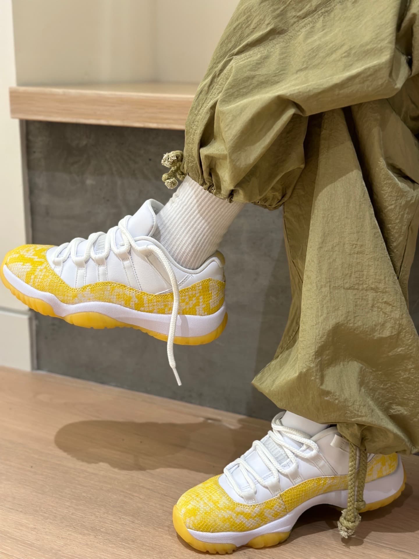 Jordan Air Jordan 11 Low "Yellow Snakeskin" - фото покупателя Жанна
