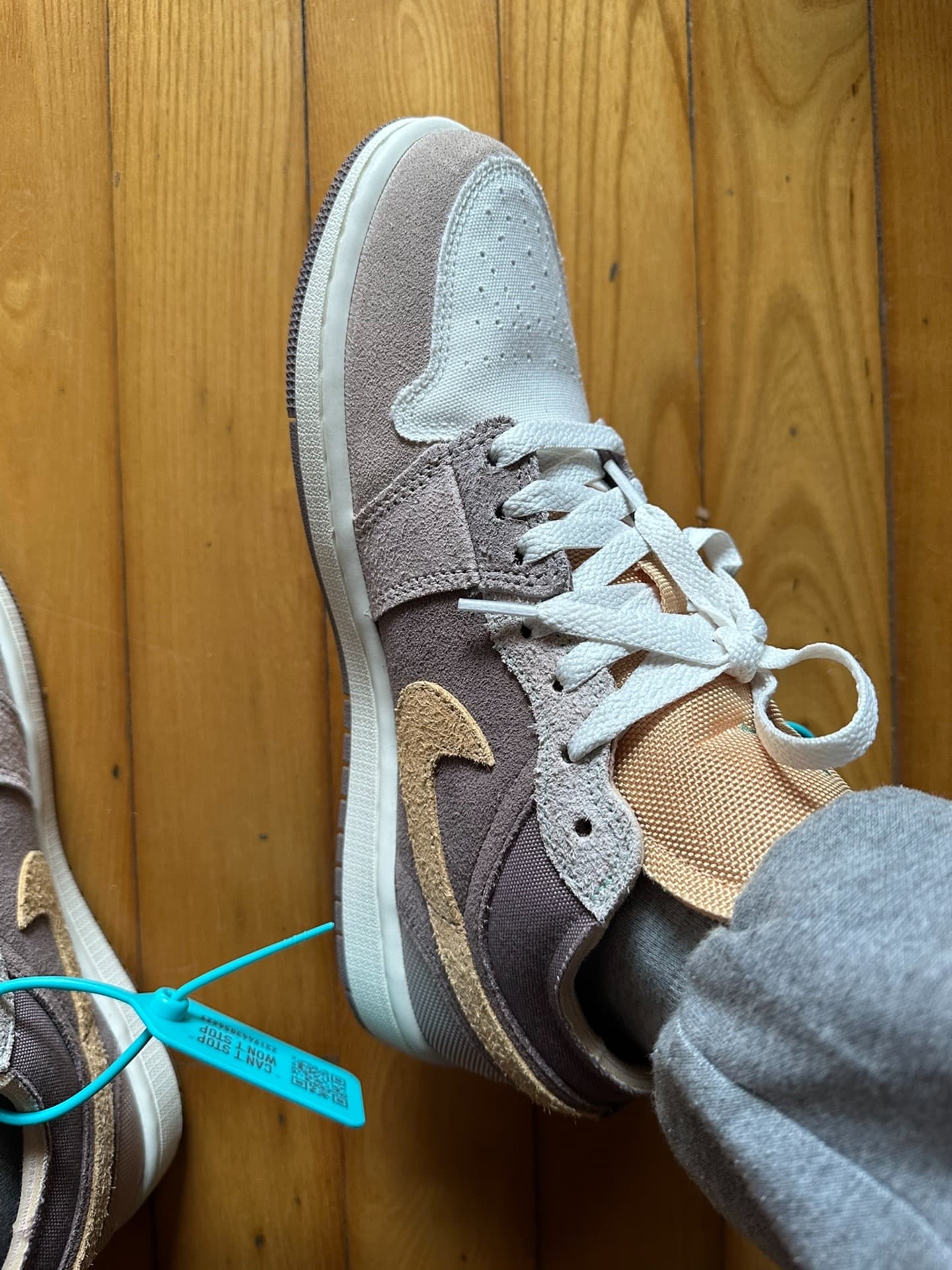 Jordan Air Jordan 1 Low "Taupe Hazet" - фото покупателя Валентин