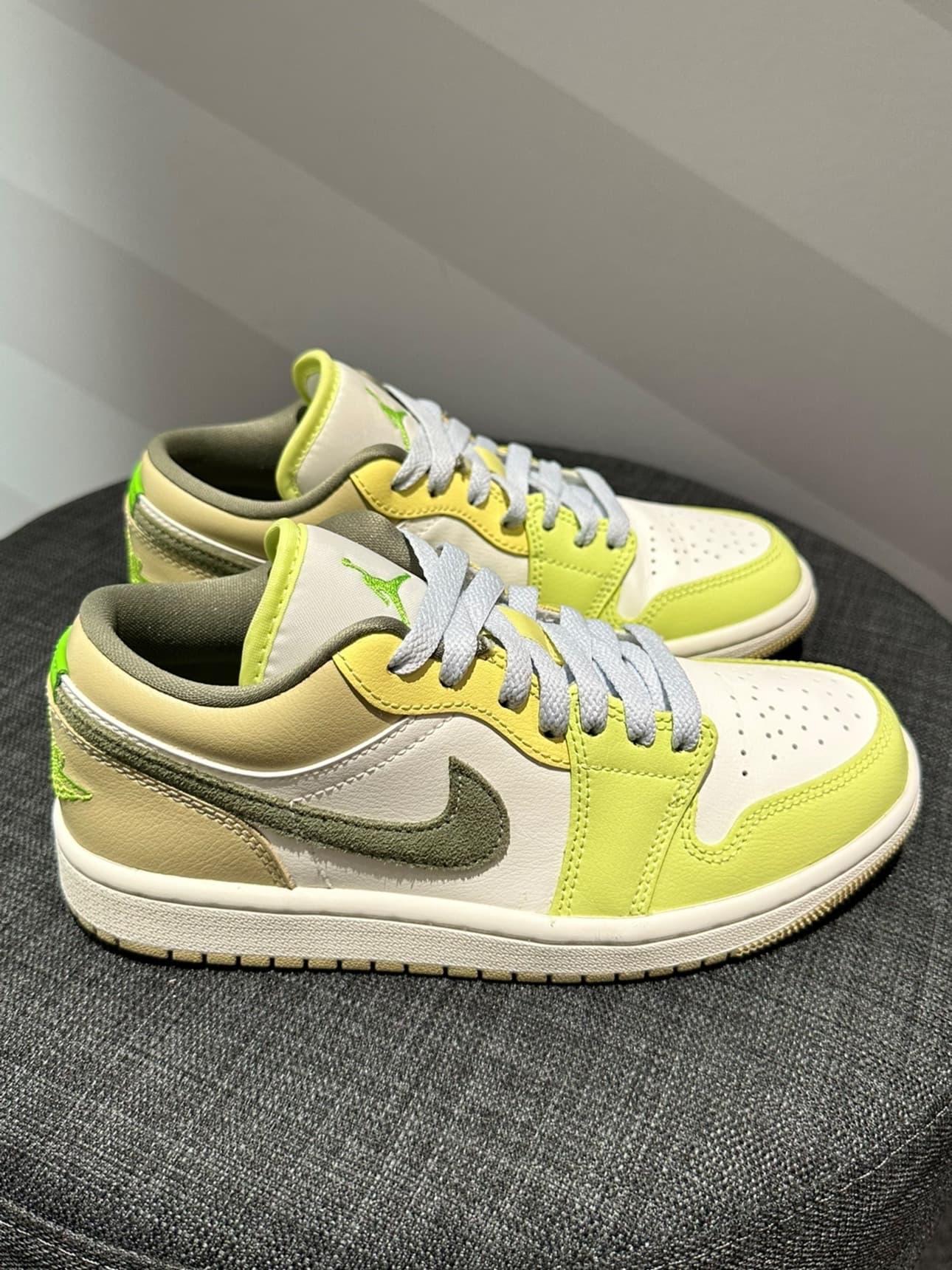 Jordan Air Jordan 1 Low Sail Pale Citron - фото покупателя Зоя
