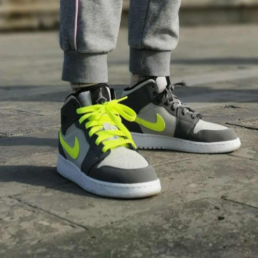 Jordan Air Jordan 1 Mid Gunsmoke Volt - photo of buyer Юрий