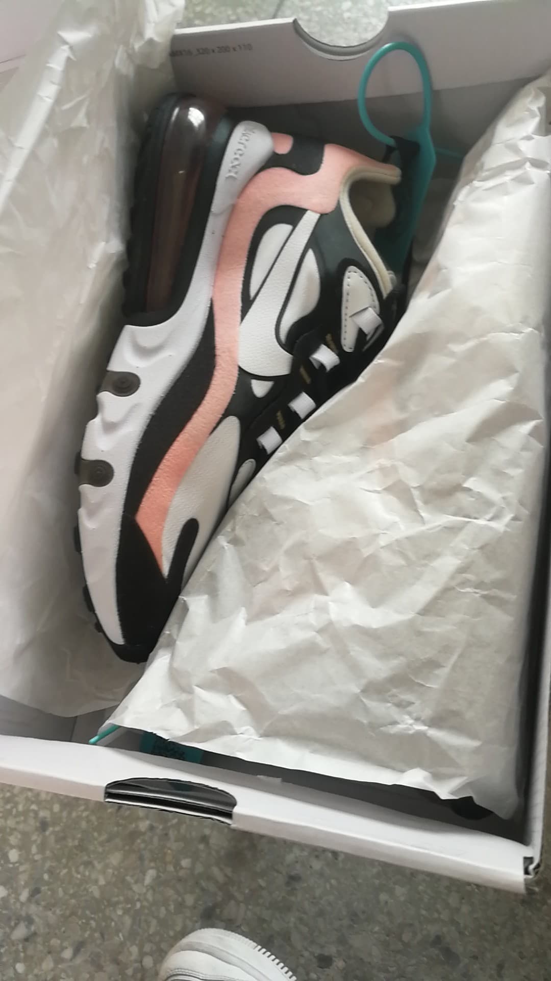 Nike Air Max 270 React - фото покупателя Денис