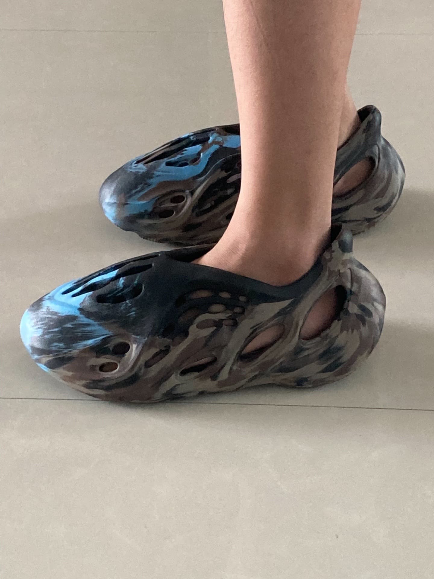 adidas originals Yeezy Foam Runner "MX Cinder" - фото покупателя Алексей