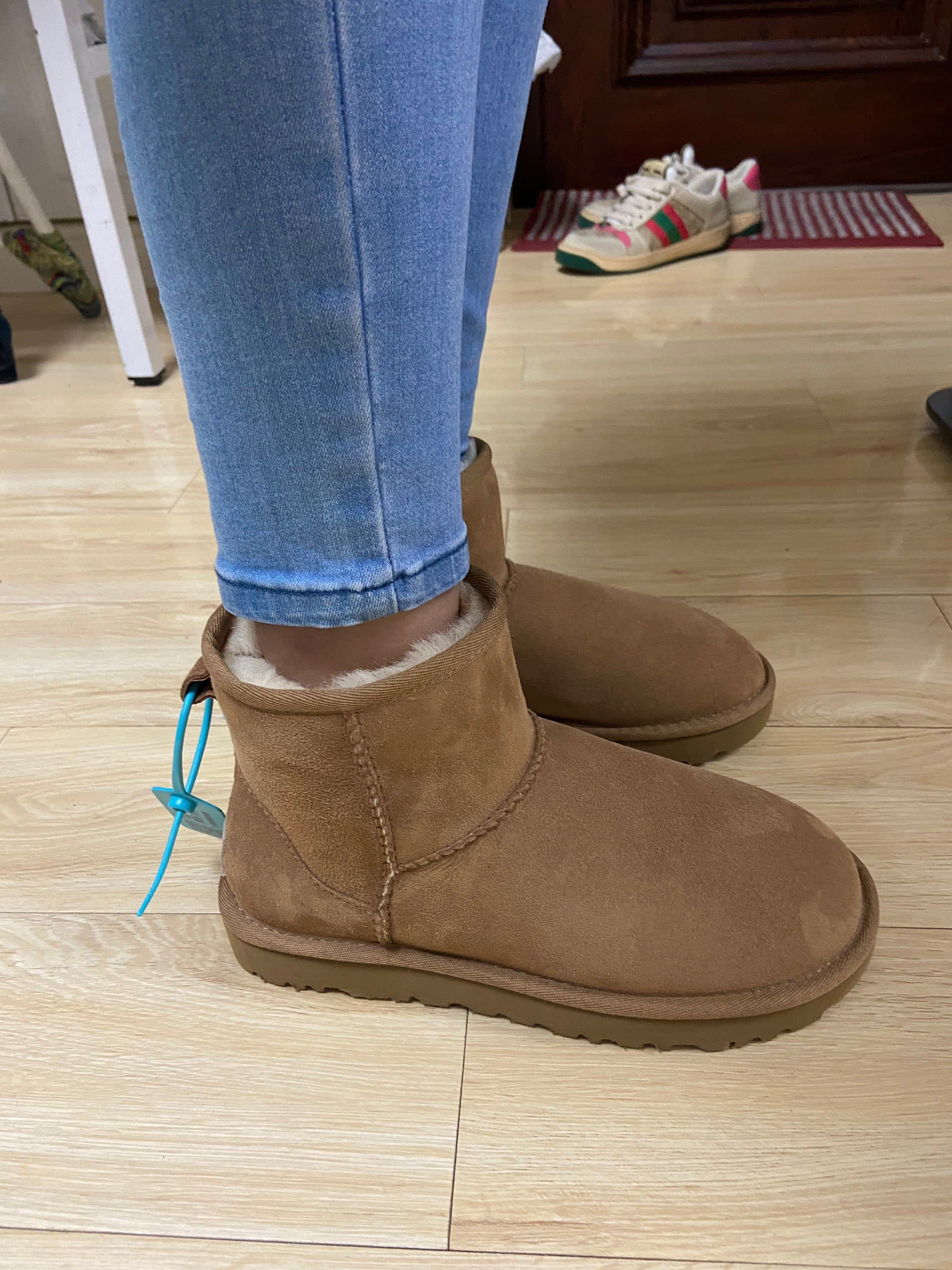 UGG CLASSIC MINI - фото покупателя Антонина